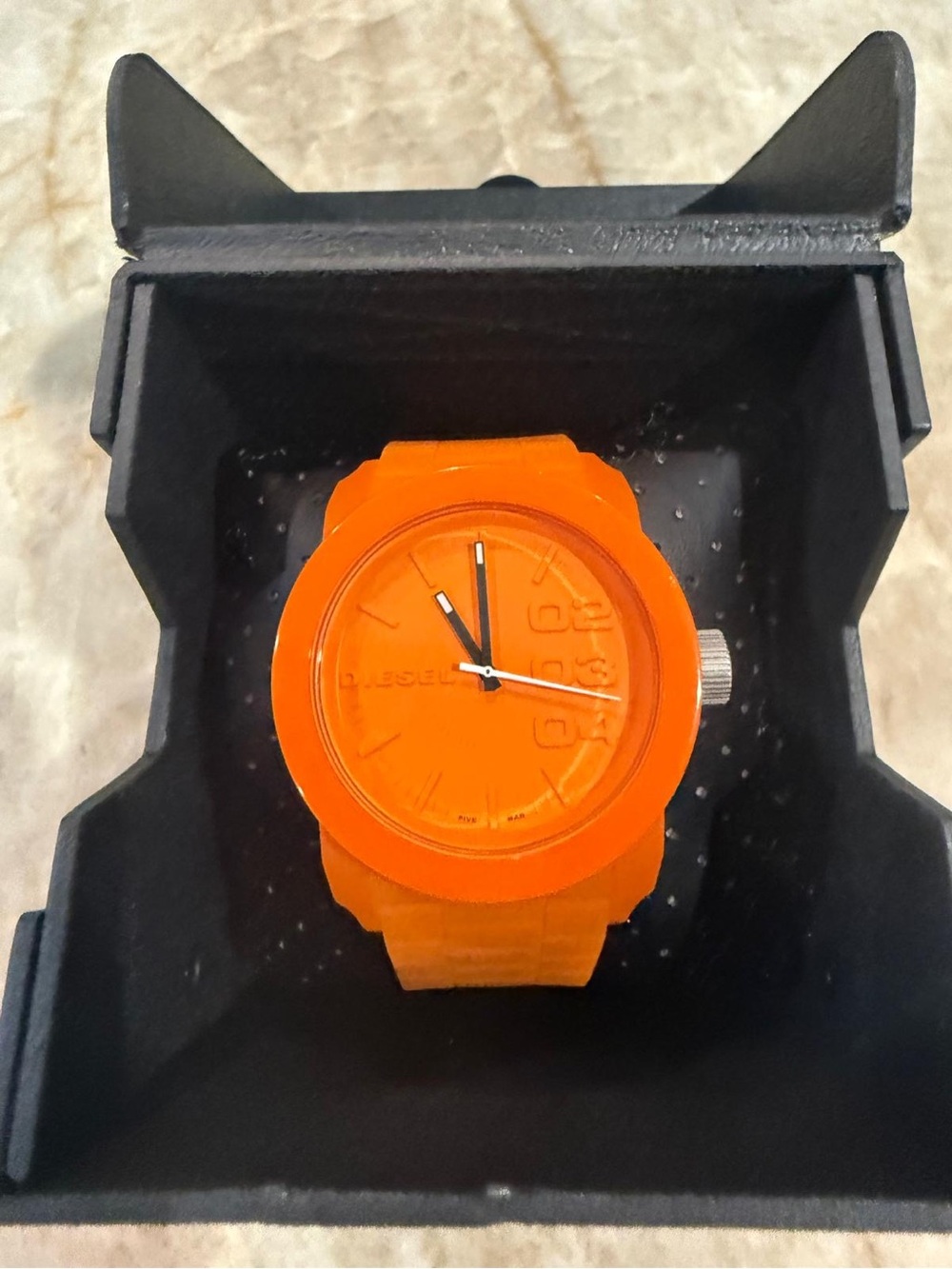 Diesel Young Blood Orange Watch. Silicone bracelet